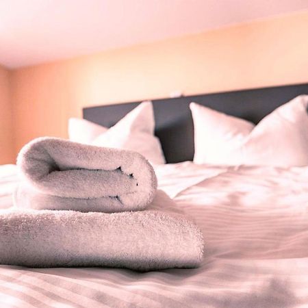 Mit Meerblick Und Balkon, Gratis Nutzung Vom Ahoi Erlebnisbad Und Sauna In Sellin - Meeresblick Fewo 29 Гьорен Екстериор снимка