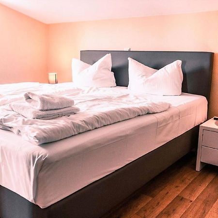 Mit Meerblick Und Balkon, Gratis Nutzung Vom Ahoi Erlebnisbad Und Sauna In Sellin - Meeresblick Fewo 29 Гьорен Екстериор снимка
