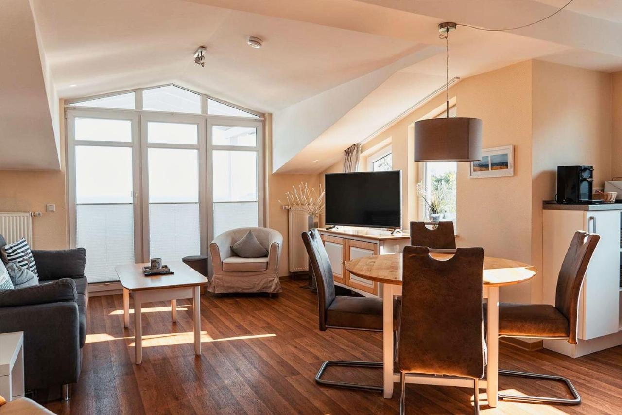 Mit Meerblick Und Balkon, Gratis Nutzung Vom Ahoi Erlebnisbad Und Sauna In Sellin - Meeresblick Fewo 29 Гьорен Екстериор снимка