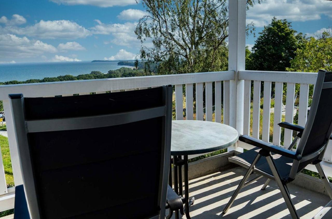 Mit Meerblick Und Balkon, Gratis Nutzung Vom Ahoi Erlebnisbad Und Sauna In Sellin - Meeresblick Fewo 29 Гьорен Екстериор снимка