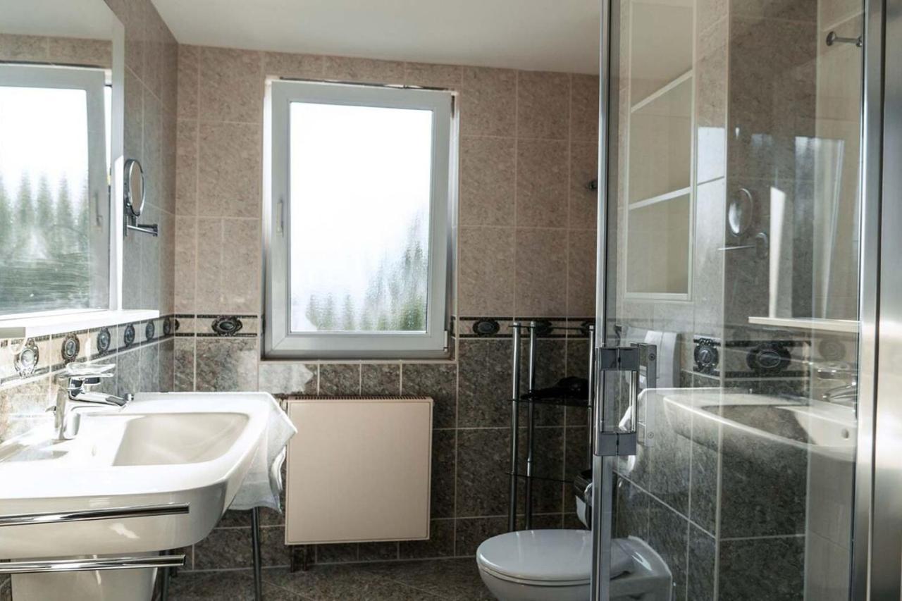 Mit Meerblick Und Balkon, Gratis Nutzung Vom Ahoi Erlebnisbad Und Sauna In Sellin - Meeresblick Fewo 29 Гьорен Екстериор снимка